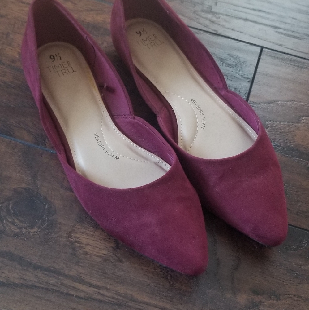 Time & Tru Burgundy Flats
